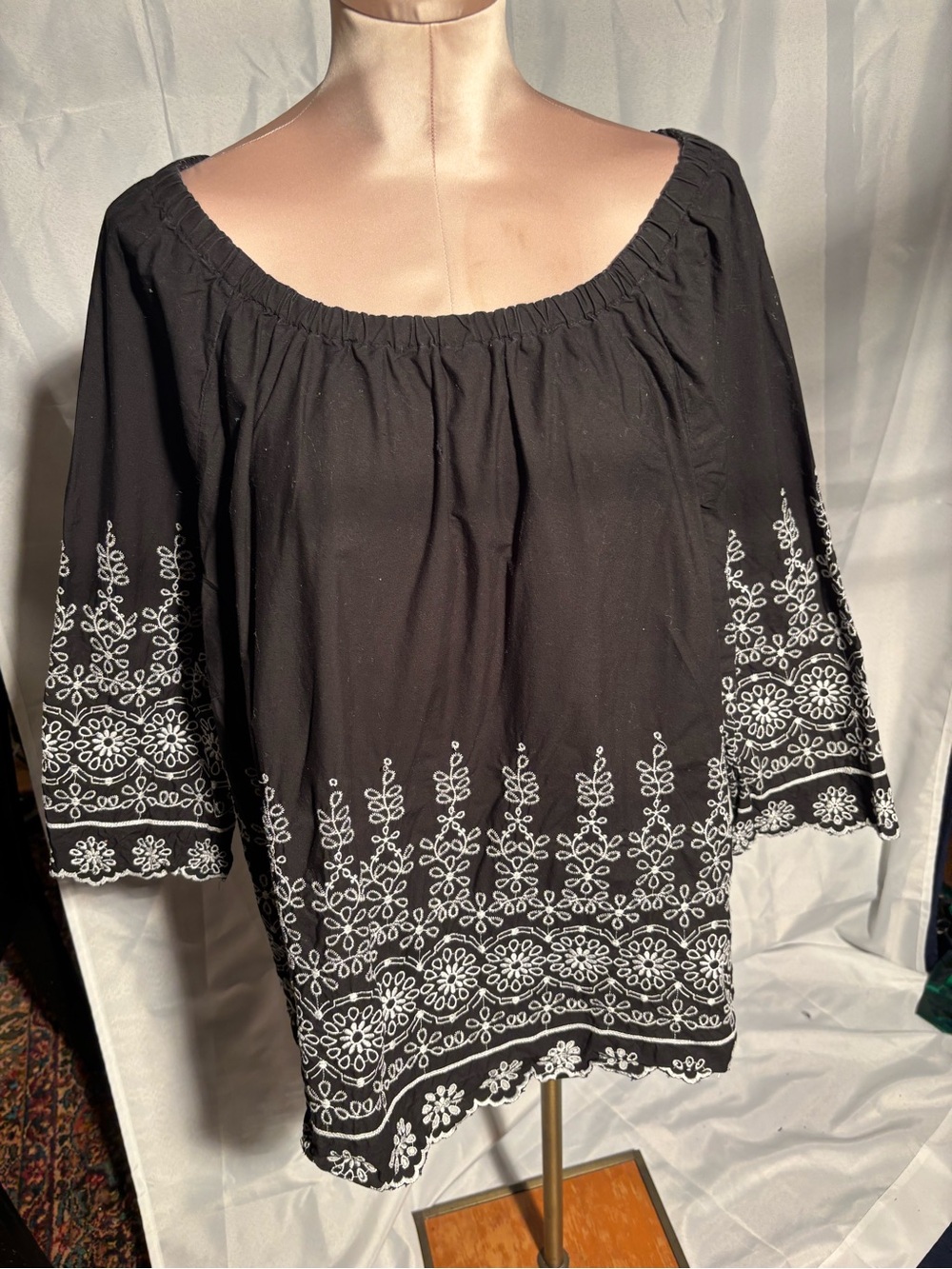 Talbots 2x Black Embroidered Peasant Top - Women's